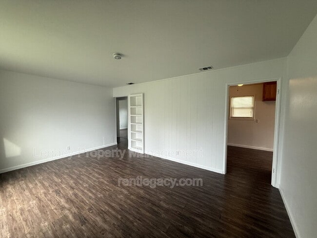 Photo - 5657 Bonniemae Way