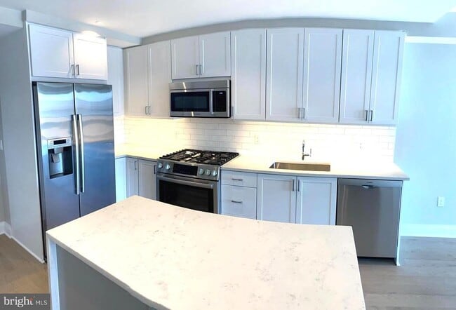 Photo - 925 N Fairfax St Apartment Unit 808