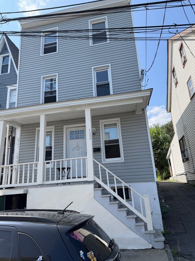 Photo - 122 Mercer St