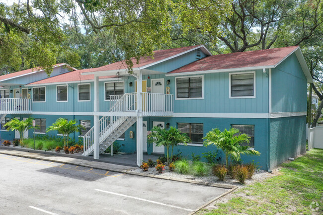 Pelican Grove Apartments - Pelican Grove Apartments