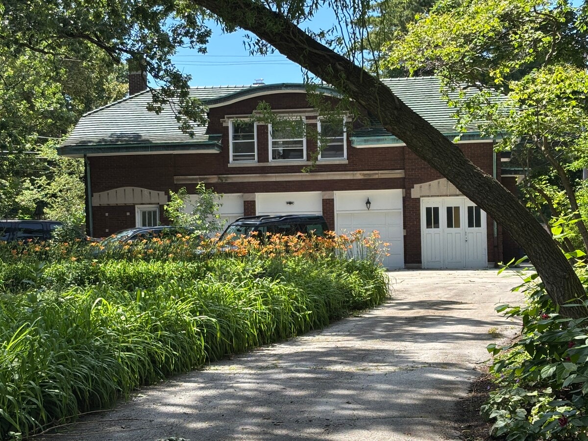 Photo - 1722 Judson Ave Unit Coach House