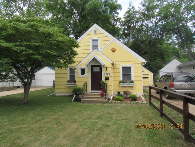 Building Photo - 3722 Oakland Dr