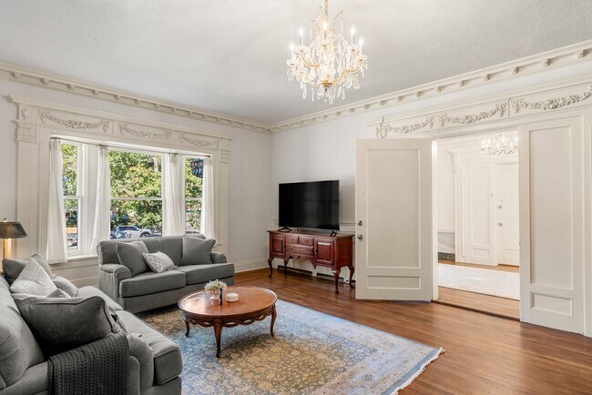 Photo - Luxury 3 Bedroom Apartment in a Historic Ogden Mansion Unit 1