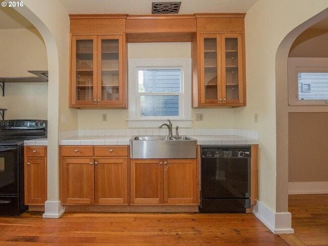 Photo - Amazing Well Kept Secret! 4bed 1.5bath Bungalow!