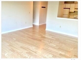 Photo - 1 Watermill Pl Unit 521