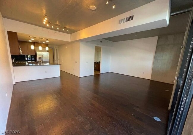 Building Photo - 353 E Bonneville Ave Unit 275