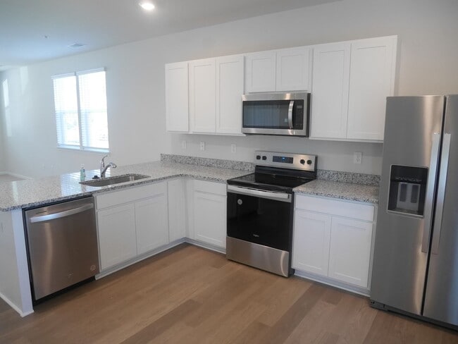 Photo - Stylish Townhome in Sassafras Meadows – Re...