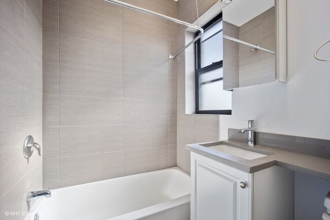 Photo - 547 Chestnut St