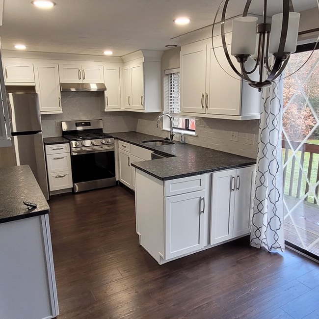 Photo - 16 Rollins Ct