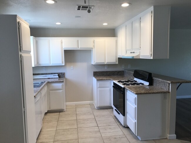 Photo - 16421 Apple Valley Rd Unit 3