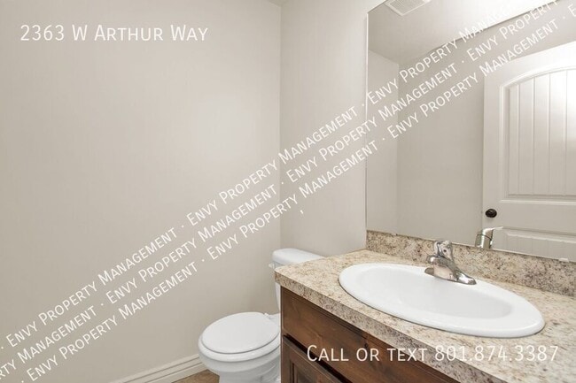 Photo - 2363 Arthur Way