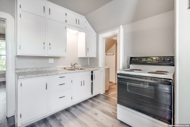Photo - 2726 W Spencer St Apartment Unit 2726 1/2