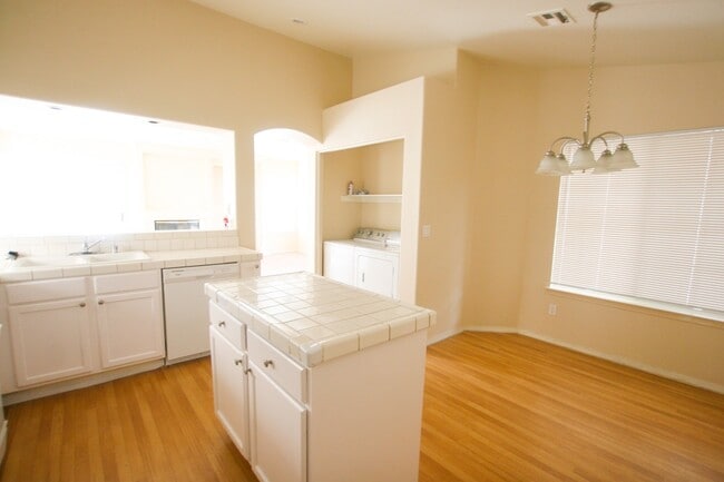 Photo - 1517 Glenrosa Dr