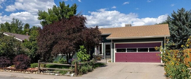 Building Photo - Charming 3-Bedroom Ranch for Rent in Prime... Rental