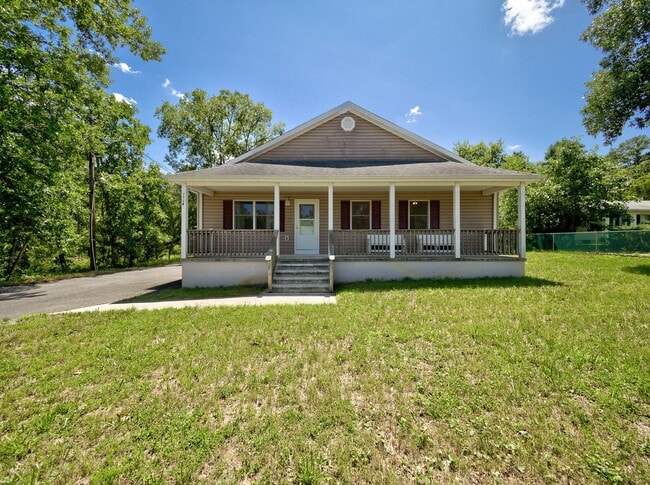 Building Photo - 756 Lakehurst Rd Unit B