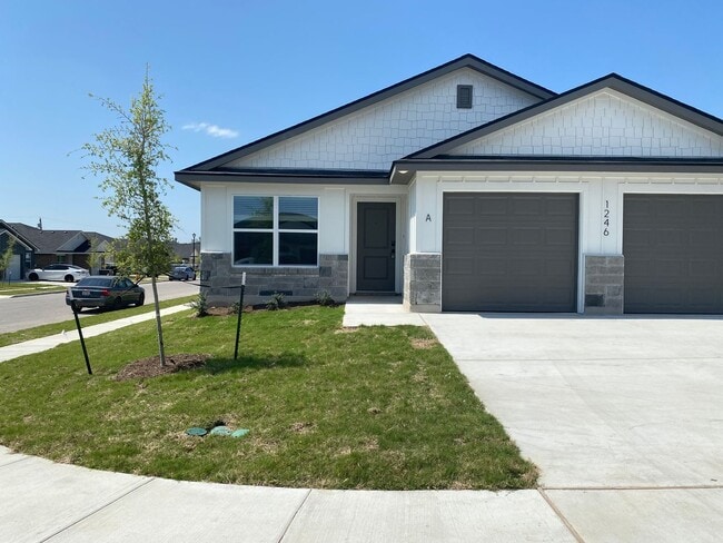 Building Photo - 1246 Concord Dr Unit 1246 Concord Drive  A