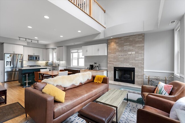 Photo - 2629 N Dayton St Unit 3S