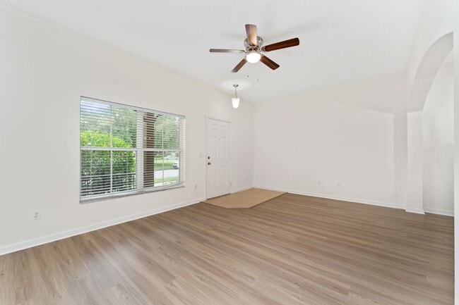 Photo - Nice 3/2.5 Townhouse in Enclave at Moss Pa...