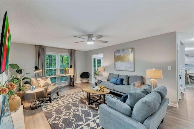 Photo - 826 Moonlit Ln NW