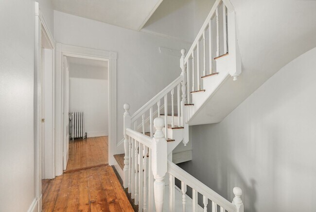 Photo - Huge 4 bed in Somerville