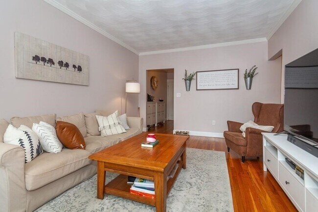 Building Photo - 1746 Commonwealth Ave Unit 4 Rental