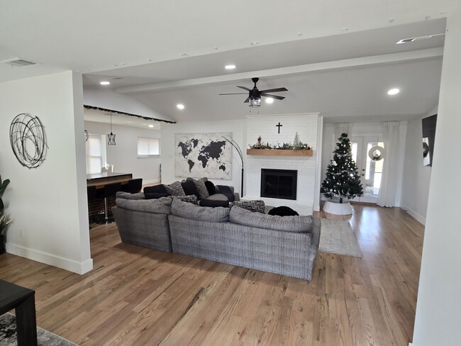 Photo - 5509 Edgewater Cir