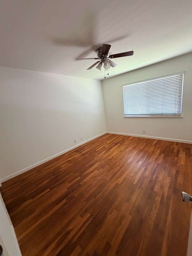 Photo - 1015 W Olive Ave Unit 1