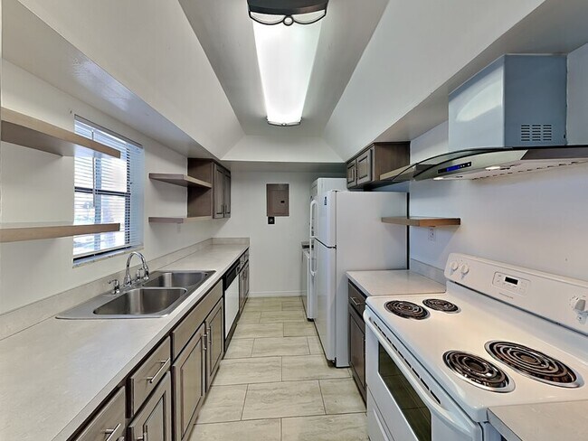 Photo - 2622 Lemon Tree Ln