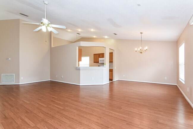 Photo - 12614 Midpointe Dr