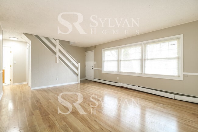 Photo - At Last, This Is What You Have Been Search... Casa