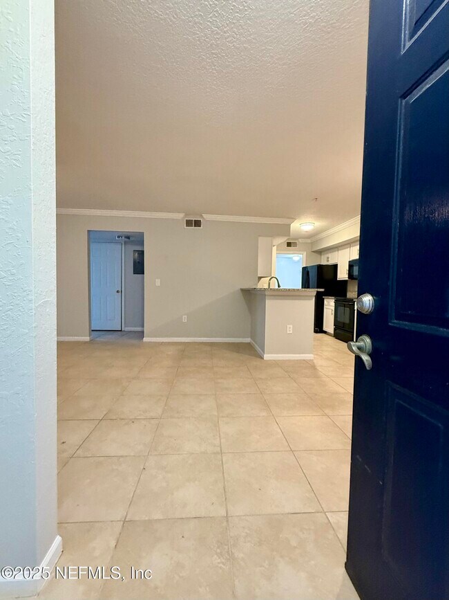 Photo - 800 Boardwalk Dr Unidad 613