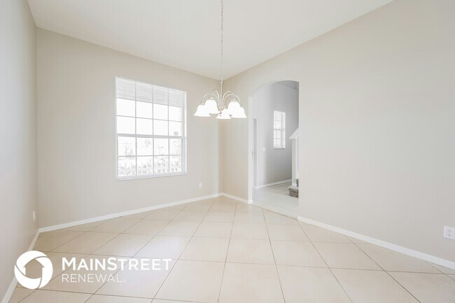 Photo - 966 Ainsworth St W