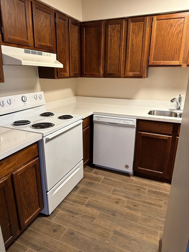 Photo - 1006 Fairway Dr