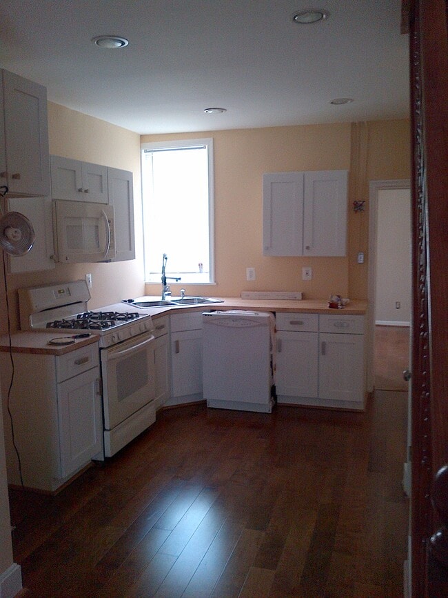 3415 Hickory Ave