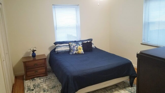 Photo - 7710 Plainfield Rd