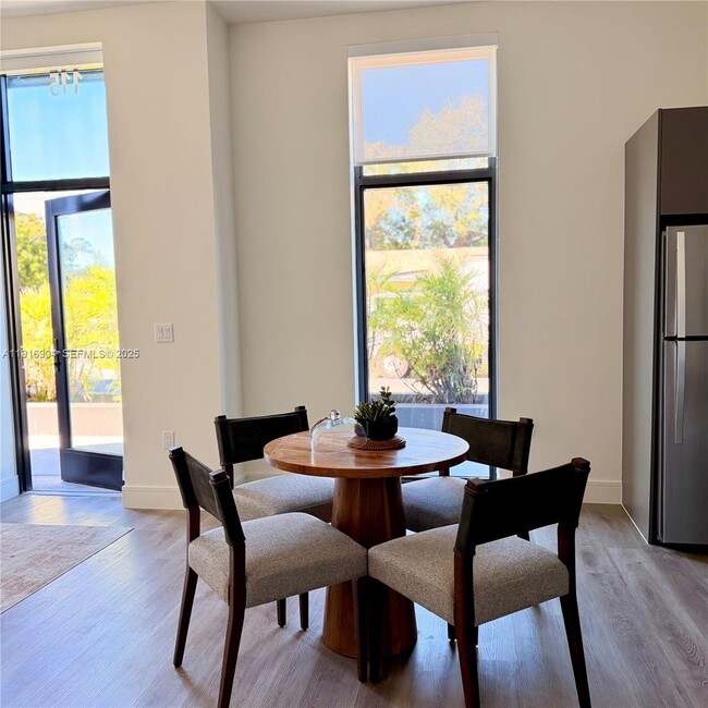 Photo - 3801 N Dixie Hwy Unit 115