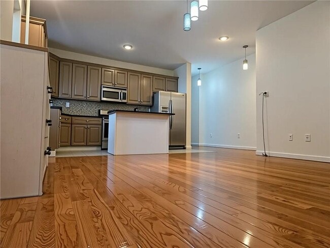 Photo - 302 Parkville Ave Unit 1