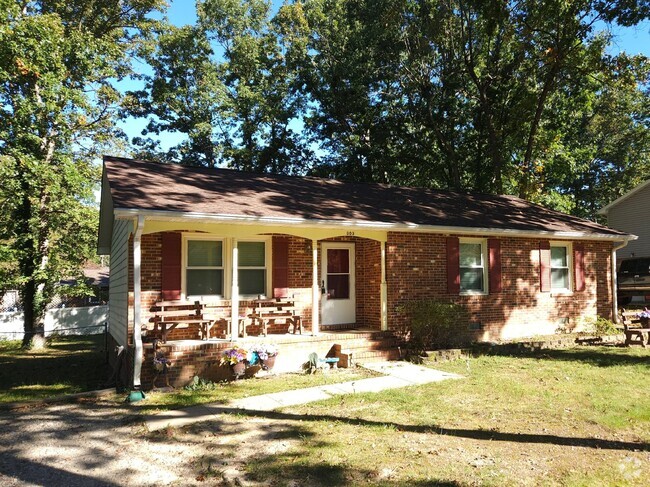 Building Photo - 3 BR Brick Rancher Rental