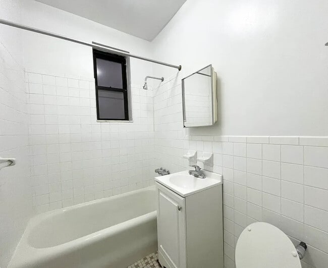 6102 43rd Ave Unit 1
