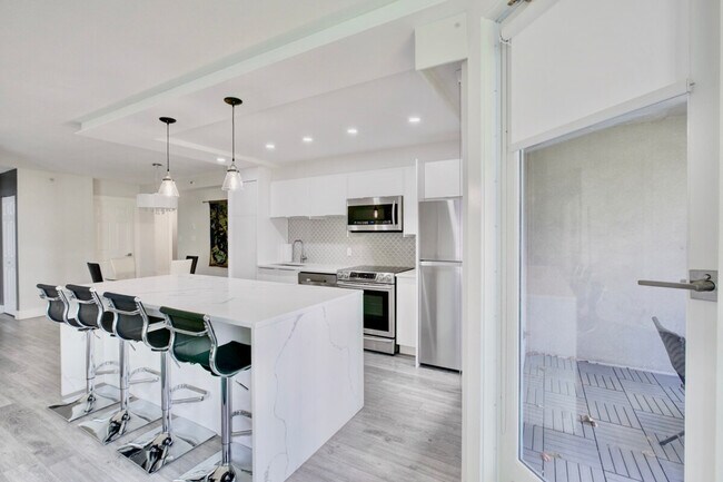 Photo - 851 Homer St Unit ID1345515P