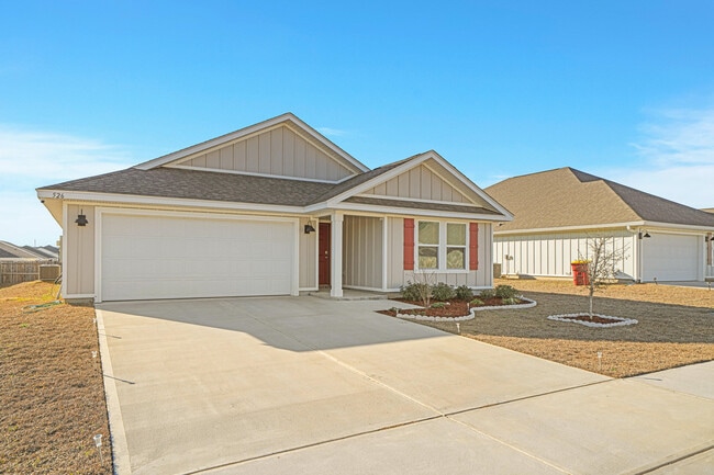 Photo - 526 Mary Lou Way