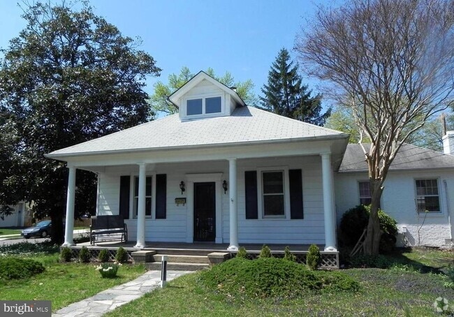 Building Photo - 1200 N Cleveland St Rental