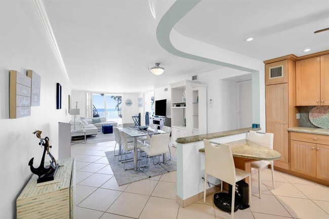 Photo - 1051 Hillsboro Mile Unit 206E