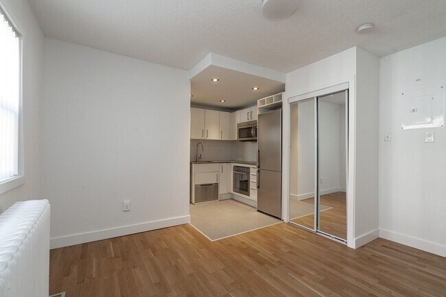 Photo - 54 Maitland St Unit 406