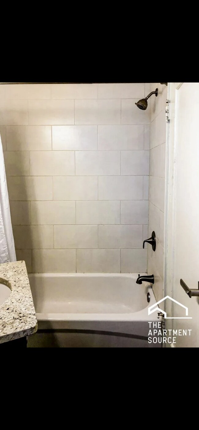 Photo - 2232 W Wilson Ave Unit 2