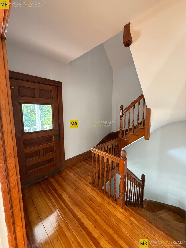 Photo - 68 Willow Ave