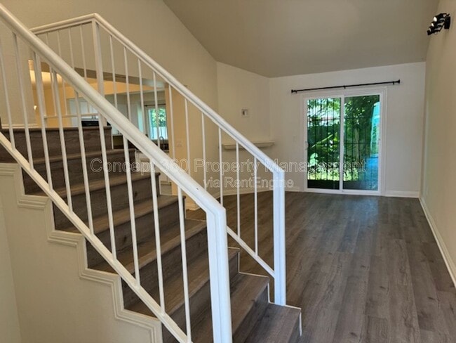 Building Photo - 11226 Elliott Ave