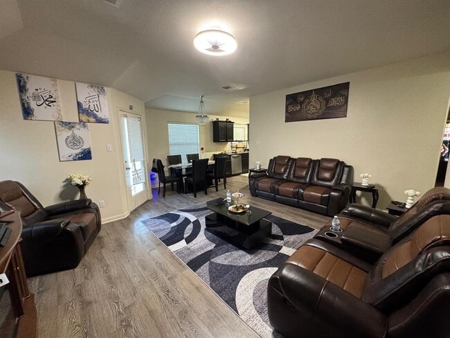 Photo - 13409 Pine Needle St