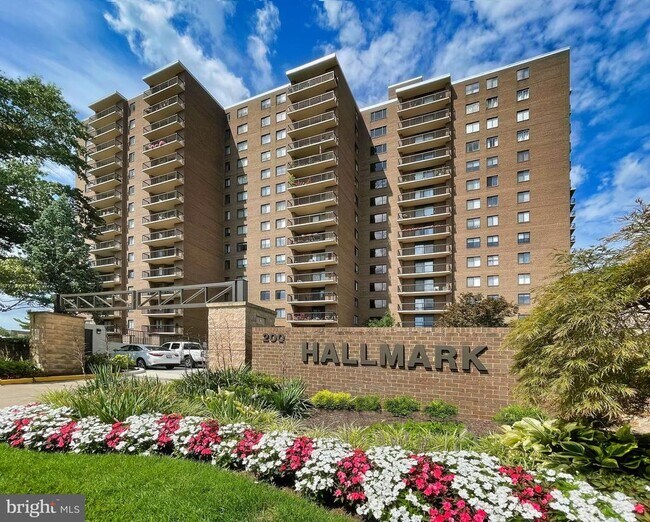 Building Photo - 200 N Pickett St Unit 1514 Rental