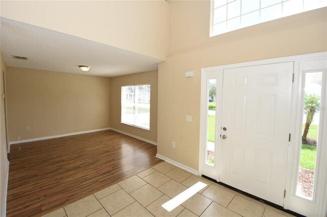 Photo - 27 Riverdale Ln